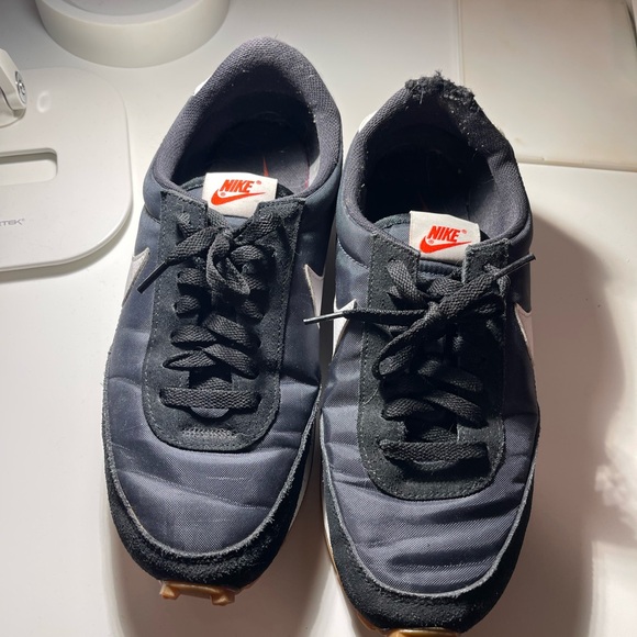 Nike Internationalist Sz 8 Black and White - Picture 3 of 6